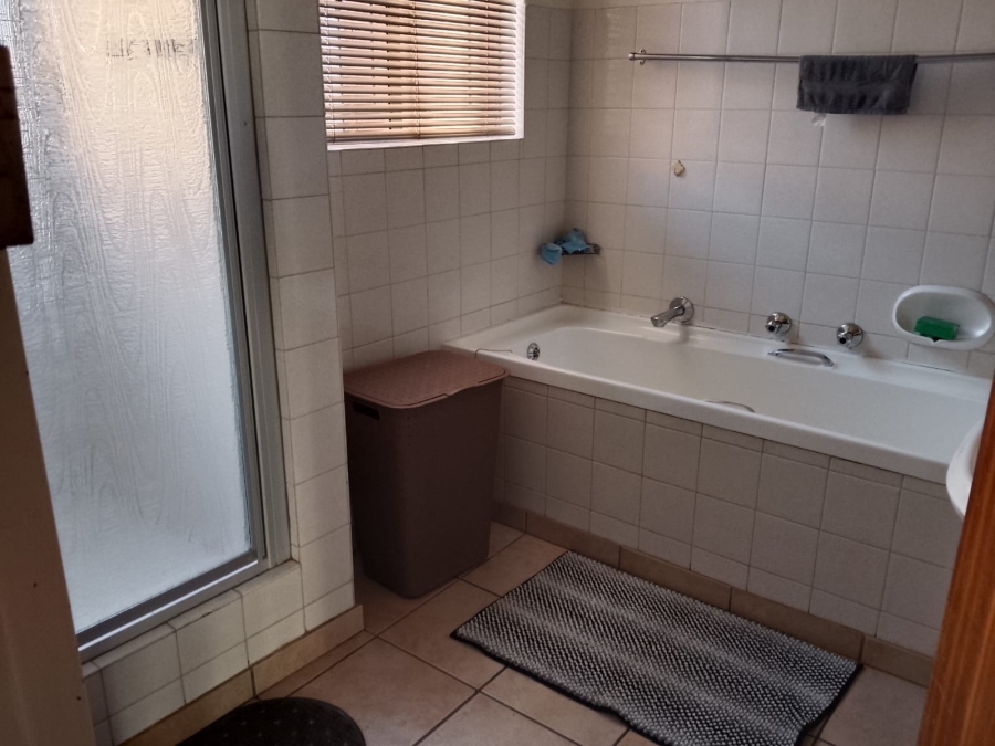 To Let 2 Bedroom Property for Rent in Heuwelsig Free State